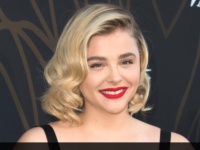 クロエ・モレッツ、恋人役から「デカ過ぎて付き合えない」と言われて泣かされたエピソードを告白
