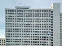 『無免許運転』で事故　教育委員会・男性職員逮捕　職員「私は無職です」