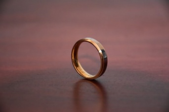 【心理テスト】あなたがもらった指輪はどれ？　「恋愛運を上げるために必要なこと」