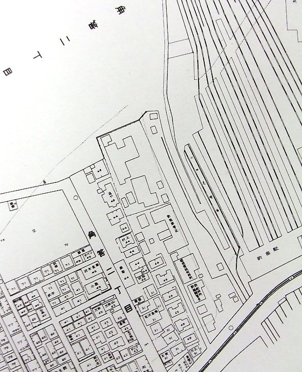 「ステイション新宿」（新宿歴史博物館）に掲載されている、1935年頃の新宿駅西～南口。