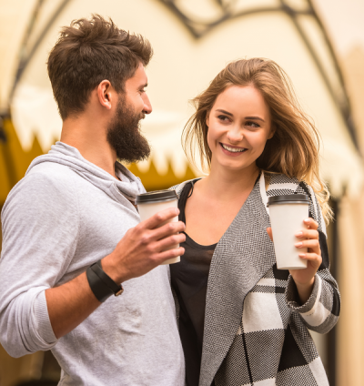 【男女のちがい】恋人と行列に並ぶとき、待ち時間は「話をしたい」or「好きなことをしたい」？