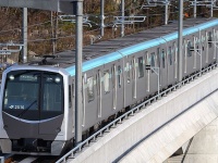 仙台市地下鉄2000系電車（Toshinori babaさん撮影、Wikimedia Commonsより）