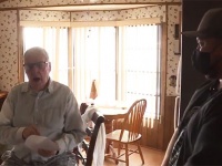 89歳でピザの配達をするおじいさん。SNSで人気となり130万円ものチップが贈られる（アメリカ）