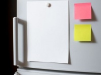 こんなものまで貼っているの!?　冷蔵庫の扉に貼っているもの5選