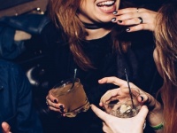 静かな争い。「マウンティング女子」の対処法