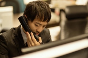 そもそも電話がつながらない！　問い合わせの電話でイラッとくる対応あるある