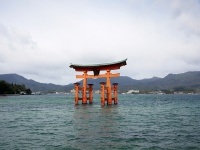 厳島神社（daipresentsさん撮影、Flickrより）
