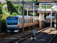 昼間を走る中央特快。画像は飯田橋駅（Cheng-en Chengさん撮影、flickrより）