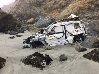車が崖に転落。1週間行方不明となり、奇跡の生還をとげた女性のサバイバル物語（アメリカ）