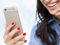 彼氏とSNSでつながる女性●％　メリットとデメリット