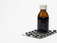 子供たちの体が毛に覆われる事態に。胃薬と育毛剤を取違える医療ミスでおおかみ男症候群を発症した事例（スペイン）