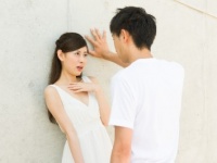待ってたら、永遠に彼氏ができない!?　「女子から告白されるのを待つ派」の男子●●％