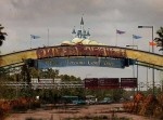誰もいないディズニーランド。夢の国は廃墟になった…
