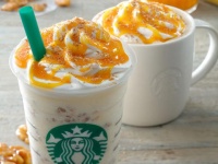 キラキラ輝くフラペチーノ