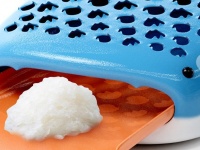 「めちゃくちゃ欲しい！」「買いますし飼います」と26万人大絶賛　鮫皮ならぬ〝サメ型おろし〟が可愛すぎ