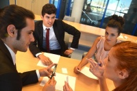 先輩社員に聞いた！ 新人には積極的に意見してほしい？ それとも慎ましいほうがいい？
