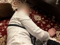 「家に帰ると妻が床に倒れてた」　緊急事態かと思いきや...「おたのしみ」の最中だった話