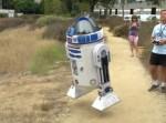 ドローンで飛んだ！ 『スター・ウォーズ』Ｒ２−Ｄ２が空へ