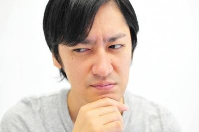 マジでやめてくれ！　イラッとする女性の「癖」6つ