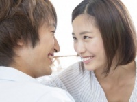 「顔」と「カラダ」、彼に褒められるとうれしいのは？
