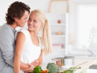 決め手はみそ汁の味!?　男子が同棲する彼女と「結婚したい」と思う瞬間3