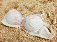 ガン見したいのは、脱がせてから？　女子の下着が上下バラバラでも気にしない男子●●％