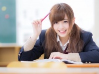 今も忘れらんねぇ……！　中学のころ、なぜかモテた女子の特徴4つ