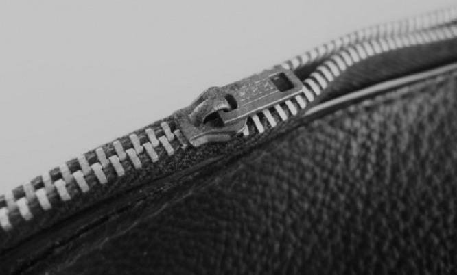 「満員電車でリュック全開の若い男性客。目の前に立っていた私は思わず...」（東京都・50代女性）