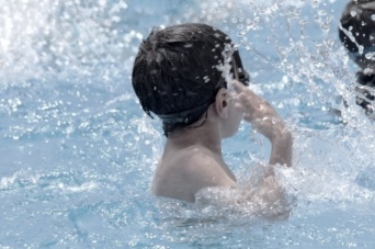 「プールでちょっと目を離した隙に、幼い息子の姿が消えた。探していたらいかにもヤンチャなカップルが...」（三重県・40代女性）