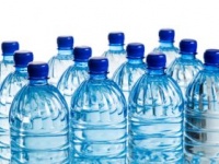 飲料水は5日分の備蓄を（shutterstock.com）