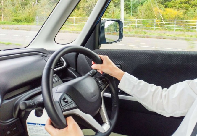 男性の運転で帰宅できた(画像はイメージです)