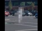 暑そう…！　全身アルミホイルに身を包んだ男が現れる。