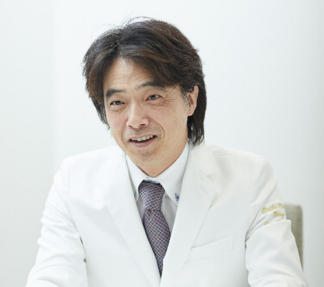 『がんばらなくても20歳若返るナチュラルホルモン療法』の著者、藤森徹也さん