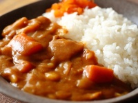 ​新潟発。衝撃200円カレーが東京に初進出