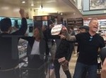 あのメタリカがスーパーに御来店！⇒それを見た店員が…