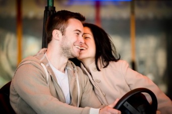 7割以上の女子が〇〇〇！　ディズニーデートするなら、「ランド」と「シー」どちらがいい？