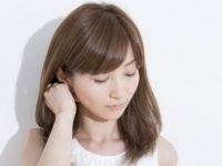 会社の人にばれたらどうしよう……“キスマーク”に対する女子のホンネ4つ