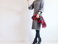 ふんわりシルエットのワンピは、手首見せで色っぽさをプラス　＃東京365日コーデ