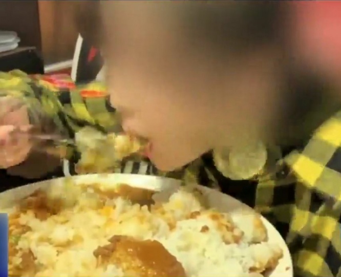 中国　大食い禁止