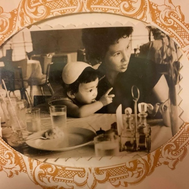 浜崎あゆみ、家族写真公開に疑問の声「なぜ今この写真？」「本人は写ってないのに」