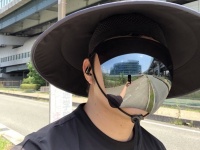 どういうファッション...？ すれ違った学生集団に「ヤバい奴おる」と噂された男性を直撃