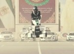 まさに未来警察！　ドバイがホバーバイクによる“空飛ぶ白バイ”の導入計画を発表