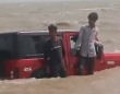 海辺で動画を撮ろうとしたインドの大学生、クルマを水没させて逮捕される