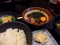 宇和島流は、生の鯛めし（hirotomo tさん撮影、flickrより）