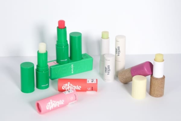 ぷるんと潤う唇に。この冬使いたいヴィーガンリップバーム4選