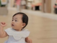 近所のスーパーで（画像はphotoACより）