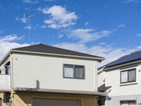 アレクサンダー、マイホームが欠陥住宅で引っ越しを検討！・・・欠陥住宅に悩む芸能人・4選
