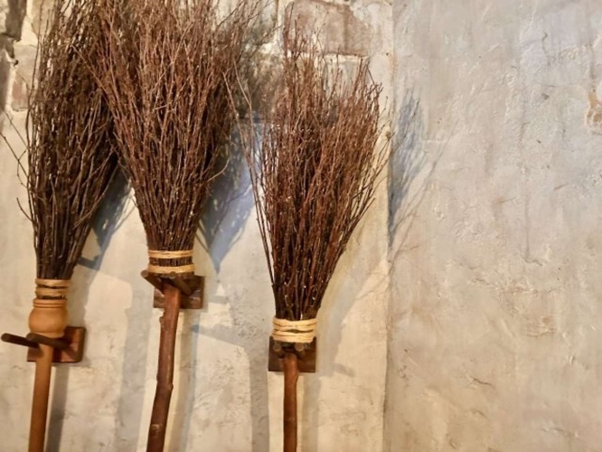 ハリー・ポッターのエリアで財布を見つけてくれた人へ(画像はphotoAC)