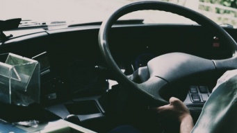 「幼い娘3人を連れて乗ったバス。ハプニングでしばらく止めてしまい、降りるときに運転手に謝ったら...」（兵庫県・40代女性）
