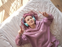 人は何故、青春時代に聴いていた音楽に魅了され続けるのか？